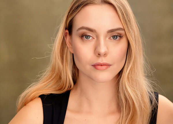 REBECCA DECO' è Ombretta Colli nel film IL LUNGO VIAGGIO per la regia di Renato De Maria